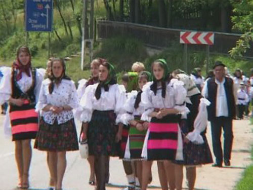 Foto tarani la vot Harnicesti - Maramures (c) eMaramures.ro